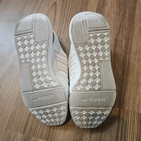 Womens White / Gold Tennis Shoes - Picture 6 of 6